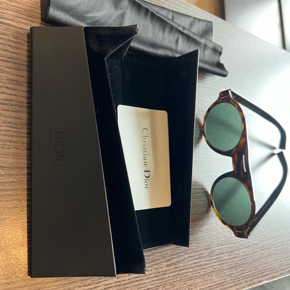 DIOR Sunglasses 
DIOR FRACTION2 08607 47024
150 - Picture 2 of 9
